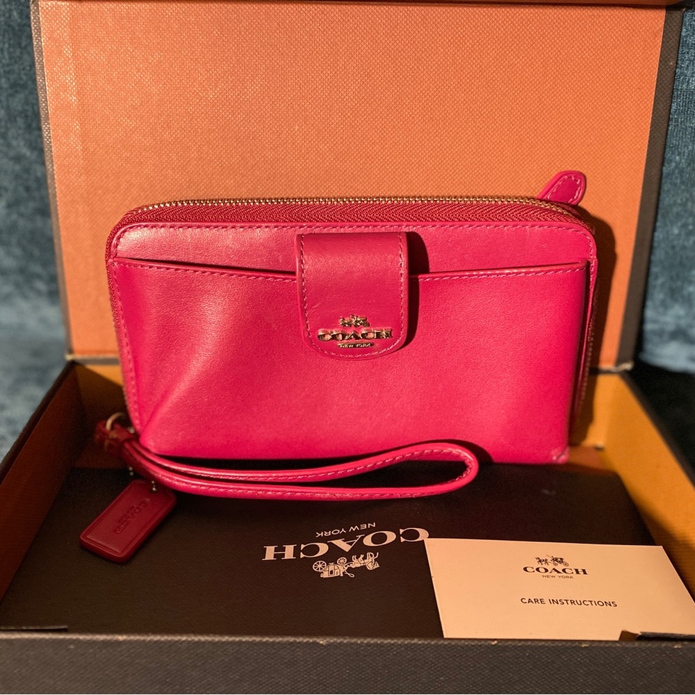 Coach Fuchsia Leather Wristlet